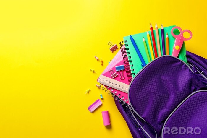 Tableau  Composition laïque plate avec sac à dos et fournitures scolaires sur fond de couleur