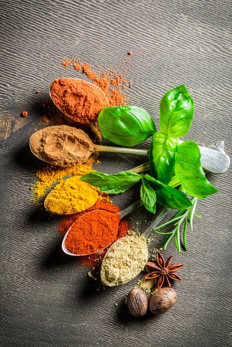 Tableau  Condiments savoureux sur vieille table