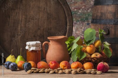 Tableau  Confiture d'abricot, de fruits frais et un tonneau en bois