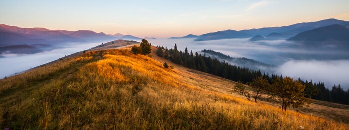 Tableau  Coucher de soleil majestueux dans le paysage de montagnes