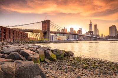 Coucher de soleil romantique sur le pont de Brooklyn