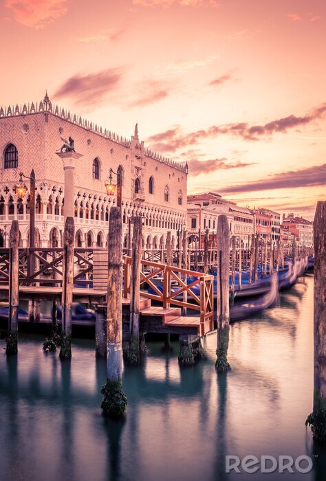 Tableau  Coucher de soleil rose à Venise