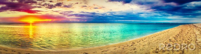 Tableau  Coucher de soleil sur la plage aux couleurs de l'arc-en-ciel
