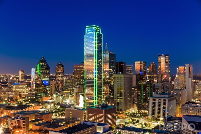 Tableau  Dallas, Texas paysage urbain avec le ciel bleu au coucher du soleil
