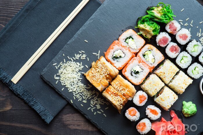 Tableau  Différents types de sushi