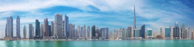 Tableau  DUBAI, Émirats arabes unis - le 29 mars 2017: le panorama avec le nouveau canal et les gratte-ciel du centre-ville.