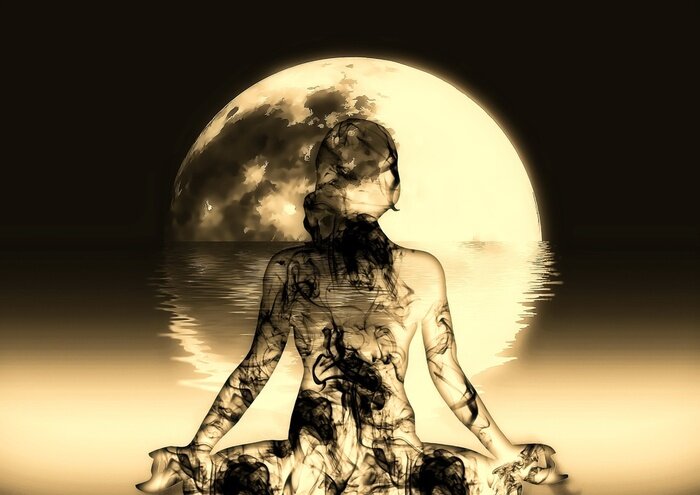 Tableau  Femme abstraite méditant au clair de lune