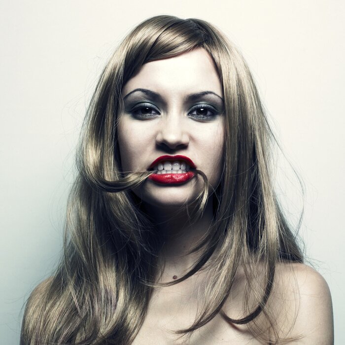 Tableau  Femme au visage menaçant