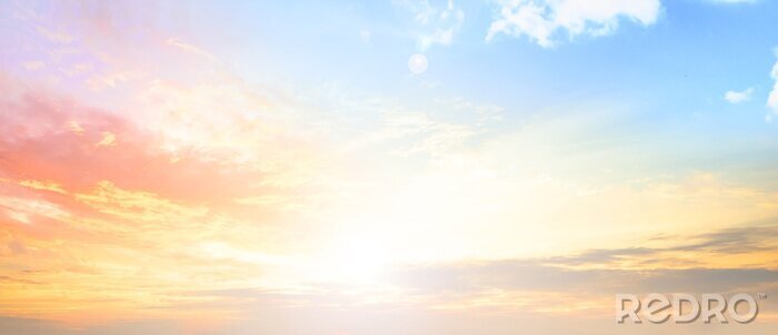 Tableau  Fond de concept de ciel coloré: coucher de soleil dramatique avec ciel couleur et crépuscule