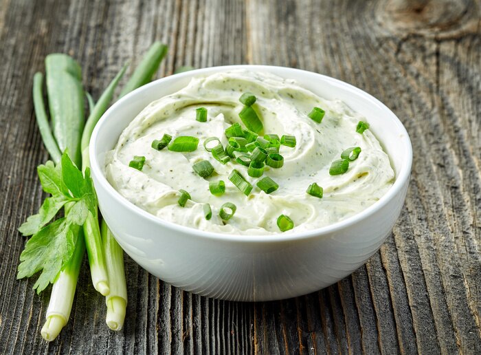 Tableau  fromage à la crème d'oignons verts et herbes