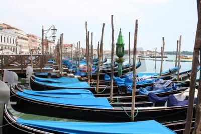 Tableau  Gondoles d'amarrage à Venise