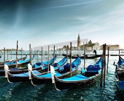 Tableau  Gondoles de Venise et église en arrière-plan