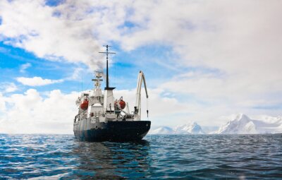 Tableau  Grand bateau dans l'Antarctique