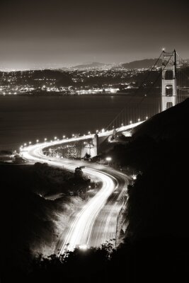 La rue menant au Golden Gate Bridge