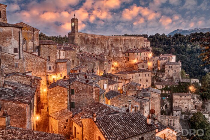 Tableau  La ville toscane de Sorano au matin
