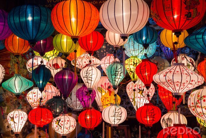 Tableau  Lanternes de papier dans les rues de la vieille ville asiatique