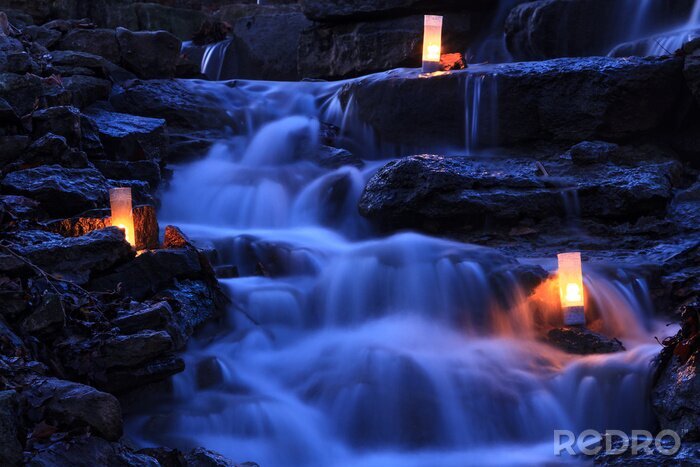 Tableau  Lanternes sur la cascade