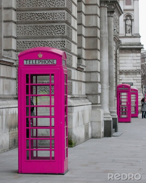Tableau  Londres et une cabine téléphonique rose