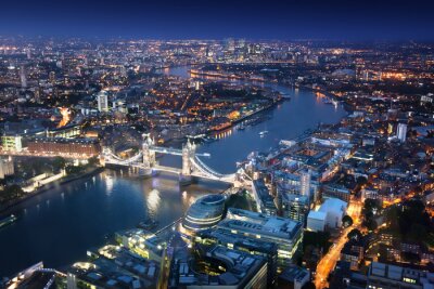 Tableau  Londres la nuit avec des architectures urbaines et Tower Bridge