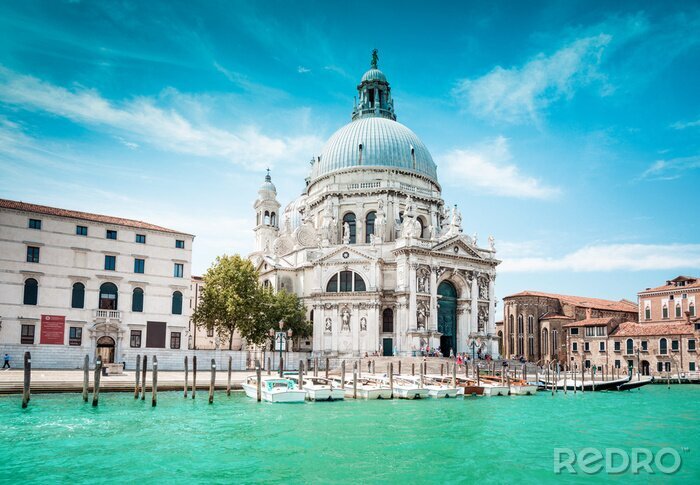 Tableau  Magnifique basilique par une journée ensoleillée