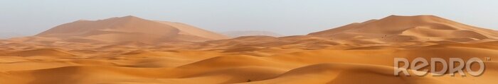 Tableau  Magnifique paysage panoramique montrant le désert de dunes d'Erg Chebbi dans le désert du Sahara occidental au Maroc