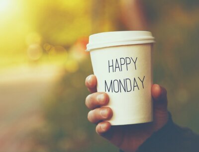 Tableau  main tenant le papier tasse de café avec Happy Monday motivation
