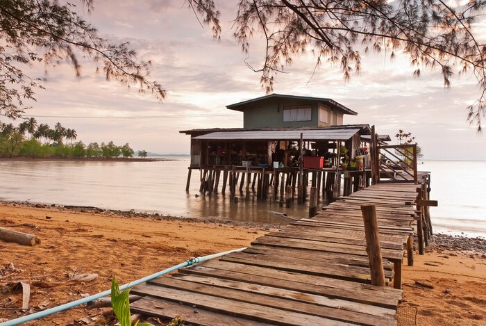 Tableau  Maison sur pilotis au bord du lac