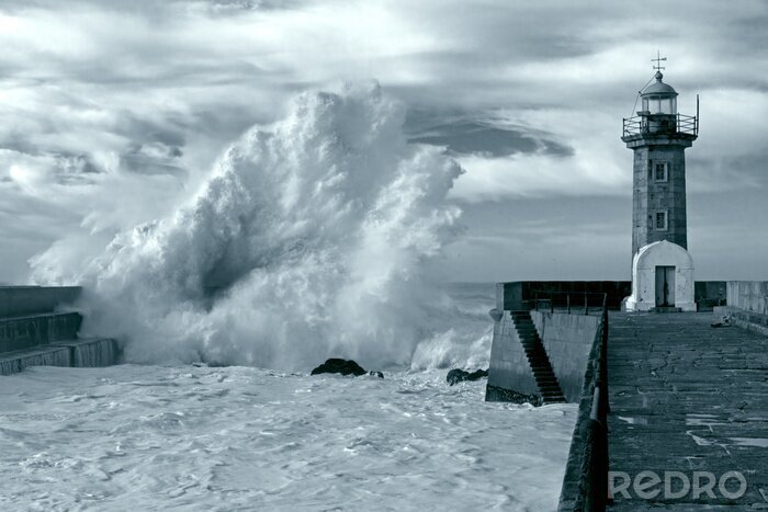 Tableau  Mer noire et blanche et hautes vagues