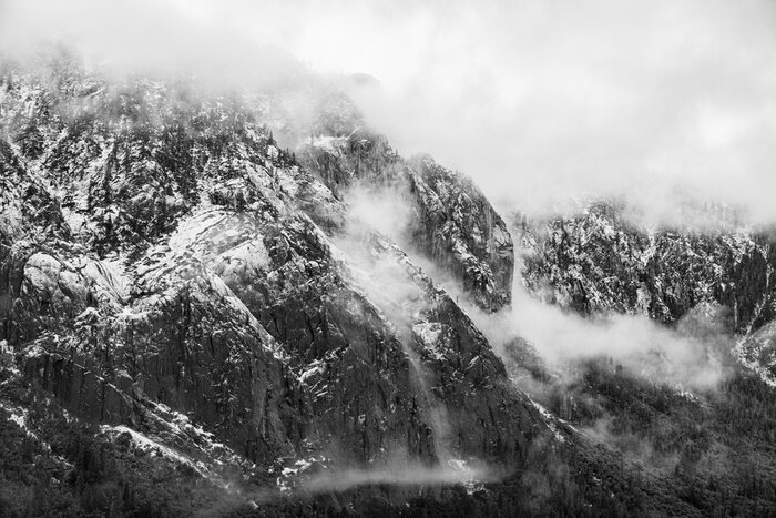 Tableau  montagnes dans le brouillard