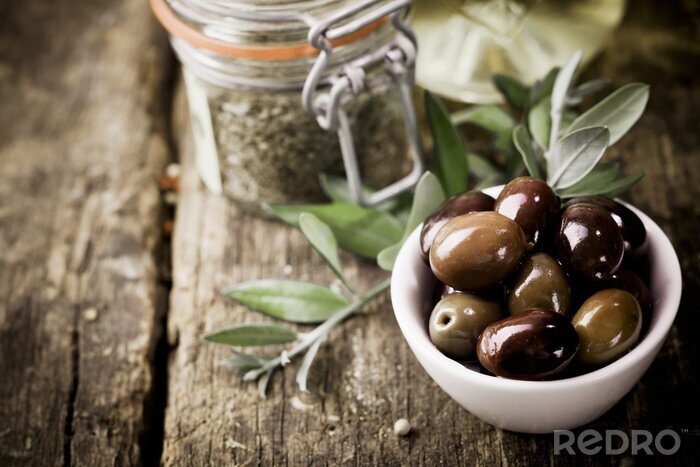 Tableau  Olives et herbes fraîches noires