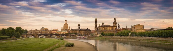 Tableau  Panorama mit Frauenkirche à Dresde