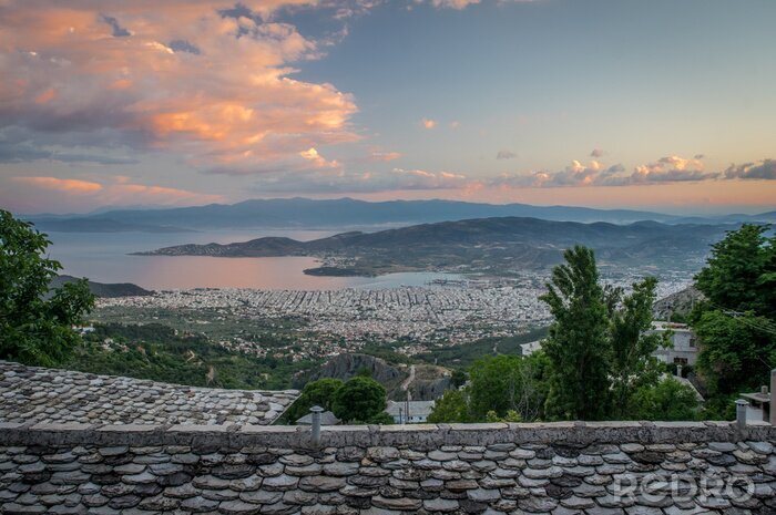Tableau  Panoramic view on Volos during sunset from vilage Makrinitsa on Pelion Mountain