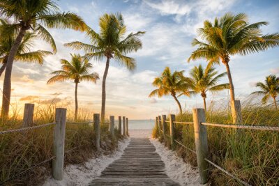 Passerelle à la plage de Smathers au lever du soleil - Key West, Floride