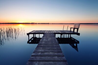Passerelle banc bord du lac