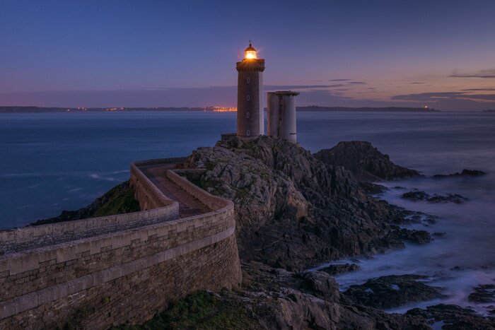 Tableau  Phare maritime illuminé la nuit