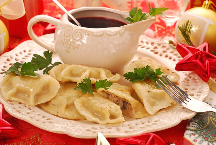 Tableau  pierogi (raviolis) et barszcz (bortsch) pour noël