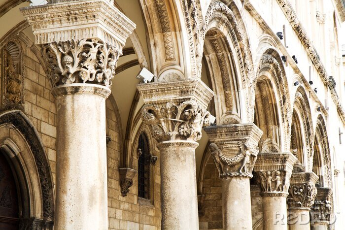Tableau  Piliers en pierre gothiques à Dubrovnik