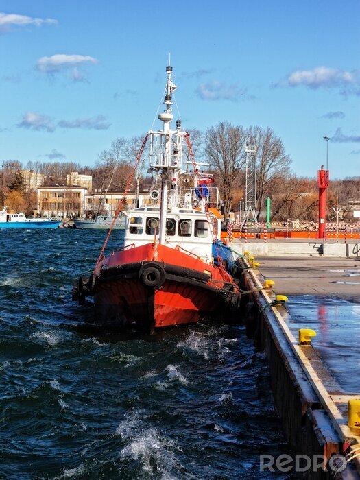 Tableau  Pilot bateau à quai à quai sur le port de Gdynia, Pologne.