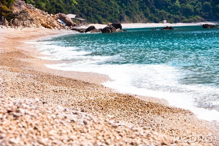 Tableau  Plage de galets et mer tropicale