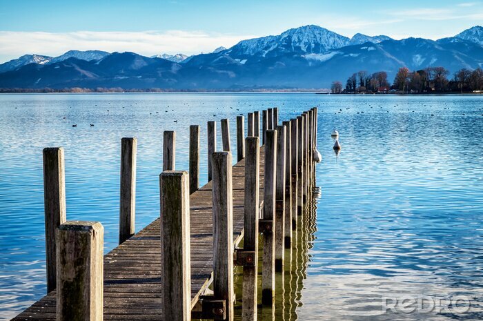 Tableau  Pont au bord du lac et montagnes
