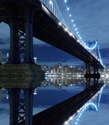 Pont dans la lumière de la nuit