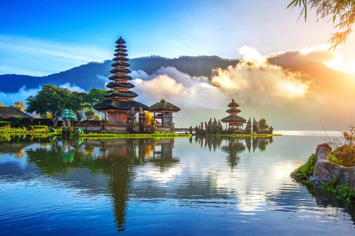 Tableau  Pure ulun danu bratan temple à Bali, en Indonésie.
