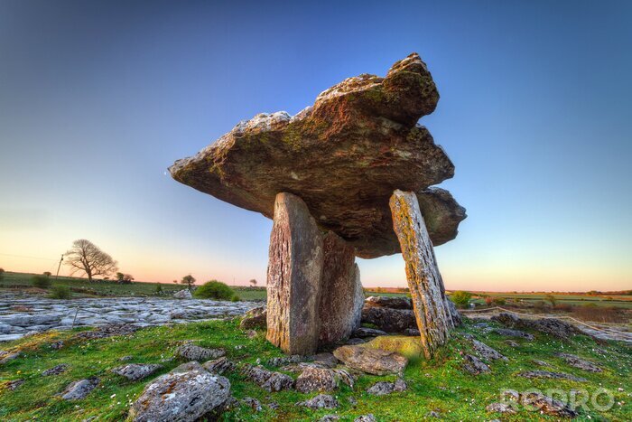 Tableau  Quelque 5 000 ans Polnabrone Dolmen dans Burren, Co. Clare - Irlande