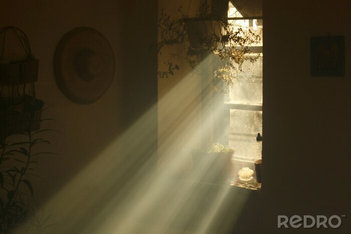 Tableau  rayons de lumière venant d'une fenêtre dans une vieille maison de campagne