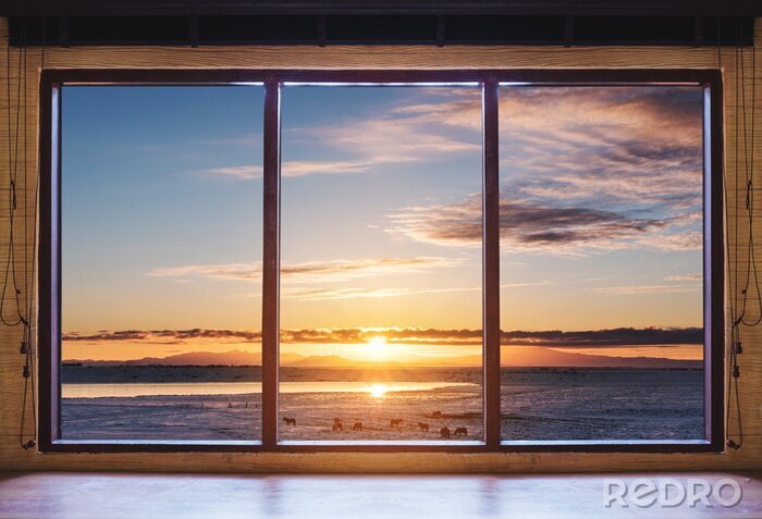 Tableau  Regardant à travers la fenêtre dans le lever du soleil du matin, cadre de fenêtre en bois avec bureau