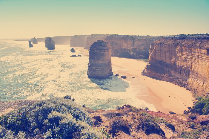 Tableau  Rochers au bord de la mer dans un style vintage