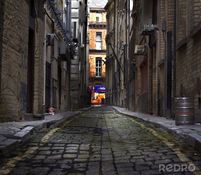 Tableau  Rue latérale sombre