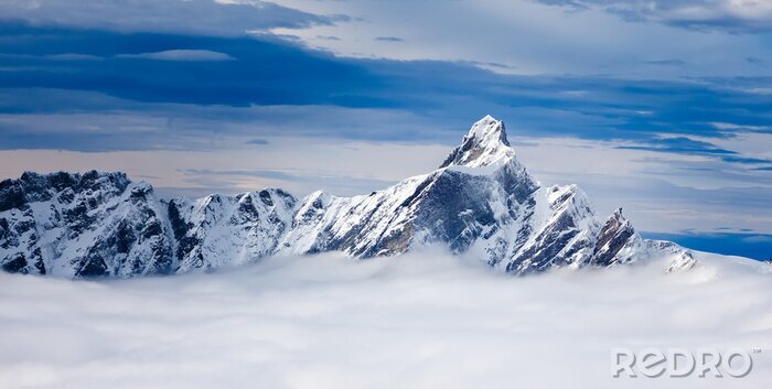 Tableau  Sommets des montagnes dans les nuages