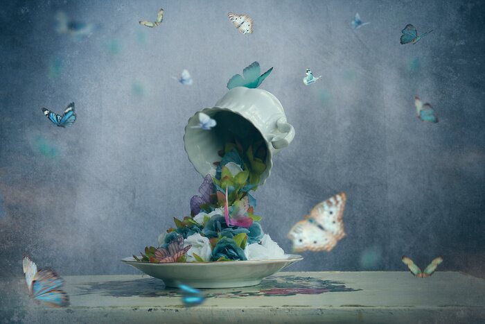 Tableau  Tazzina con fiori e farfalle