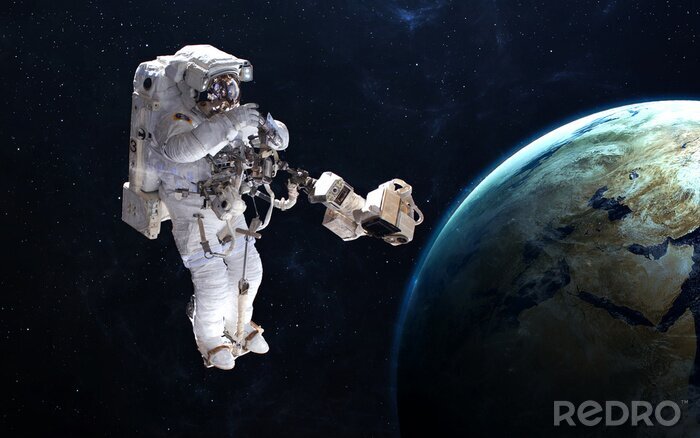 Tableau  Thème de l'espace exploré par l'homme